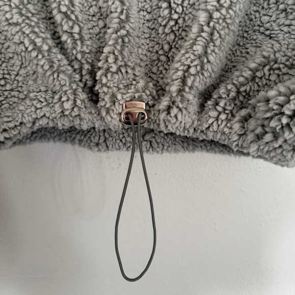 Cozy Grey Crop Top Sweater - Picture 3 of 8